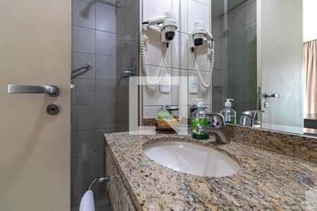 Banheiro de apartamento à venda com 1 quarto, 30m² em Perdizes, São Paulo