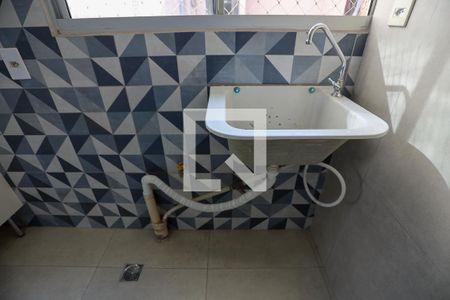 Área de serviço de apartamento para alugar com 2 quartos, 40m² em Jardim Petrópolis, Cotia