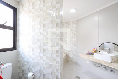 Apartamento à venda com 200m², 3 quartos e 3 vagasBanheiro da Suíte 1