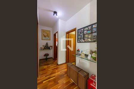 Corredor de casa à venda com 2 quartos, 198m² em Parque Marajoara, Santo André