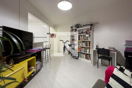 Sala de apartamento à venda com 1 quarto, 47m² em Nonoai, Porto Alegre