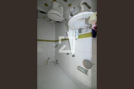 Casa de condomínio à venda com 523m², 4 quartos e 1 vagaBanheiro de Serviço