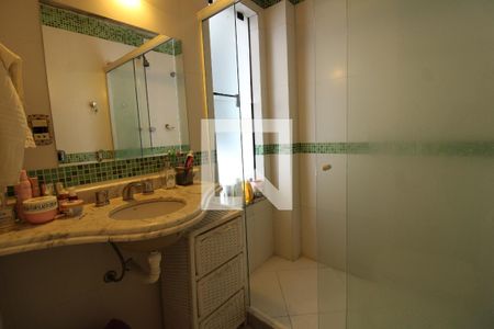 Casa de condomínio à venda com 523m², 4 quartos e 1 vagaBanheiro do Quarto 4 - Suíte