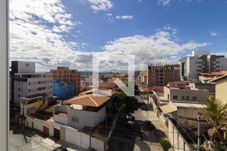 Vista de apartamento à venda com 3 quartos, 74m² em Ana Lúcia, Belo Horizonte