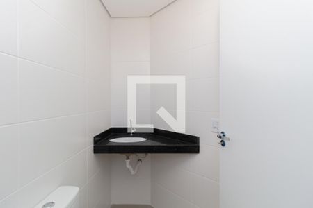Banheiro de apartamento à venda com 3 quartos, 74m² em Ana Lúcia, Belo Horizonte