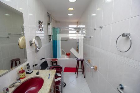 Apartamento à venda com 202m², 3 quartos e 1 vagaBanheiro da Suíte