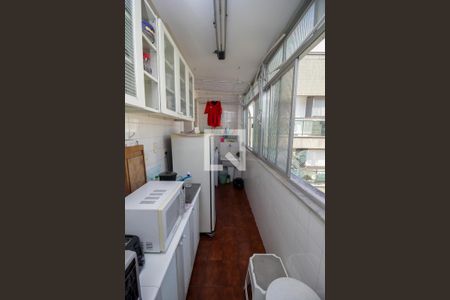 Apartamento à venda com 202m², 3 quartos e 1 vagaÁrea de Serviço