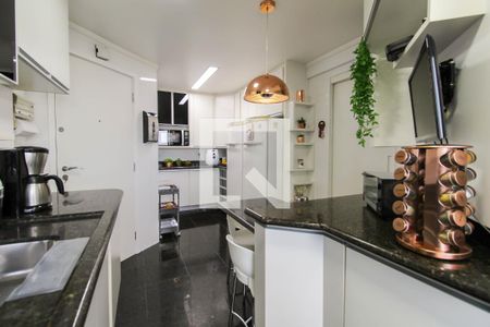 Apartamento à venda com 156m², 2 quartos e 2 vagasCozinha