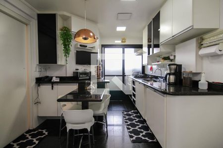 Apartamento à venda com 156m², 2 quartos e 2 vagasCozinha