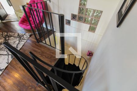 Apartamento à venda com 156m², 2 quartos e 2 vagasEscada