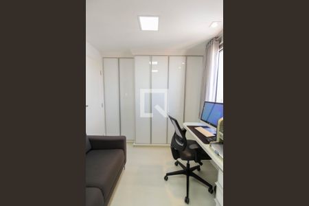 Apartamento à venda com 156m², 2 quartos e 2 vagasQuarto 2