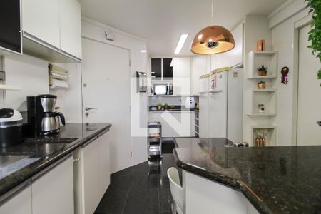 Apartamento à venda com 156m², 2 quartos e 2 vagasCozinha