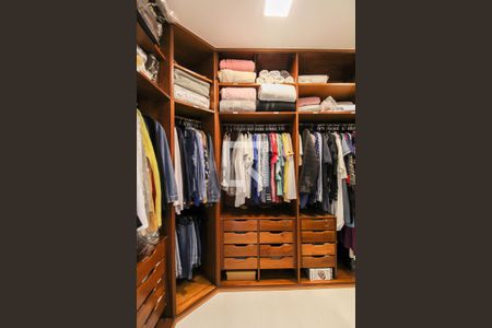 Apartamento à venda com 156m², 2 quartos e 2 vagasCloset da suíte