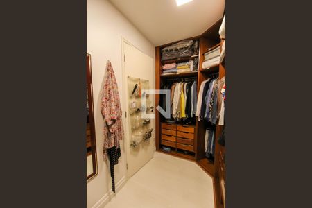 Apartamento à venda com 156m², 2 quartos e 2 vagasCloset da suíte