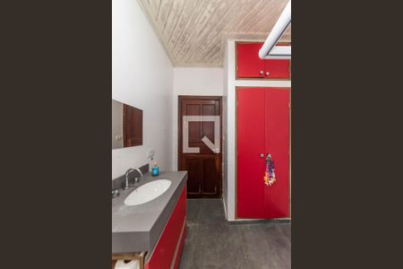 Casa para alugar com 340m², 3 quartos e 3 vagasBanheiro Social