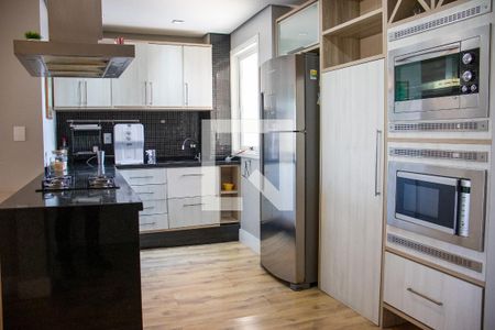 Cozinha de apartamento para alugar com 3 quartos, 300m² em Centro, São Leopoldo