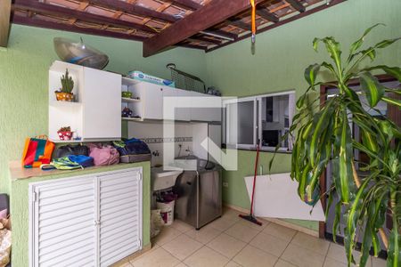Casa à venda com 150m², 3 quartos e 3 vagasÁrea de Serviço