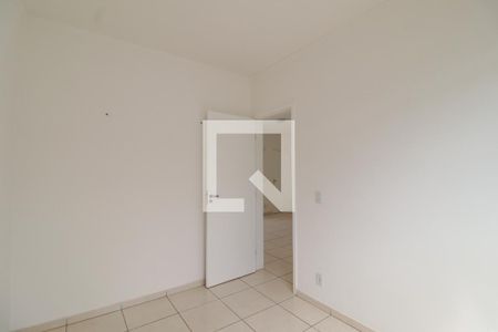 Quarto 2 de apartamento para alugar com 2 quartos, 43m² em Gávea, Uberlândia