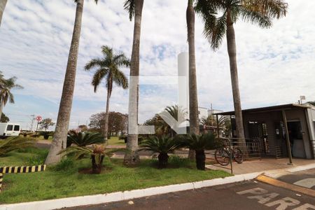 Apartamento para alugar com 43m², 2 quartos e 1 vagaFachada e portaria
