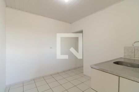 Cozinha de kitnet/studio para alugar com 1 quarto, 41m² em Vila Genioli, São Paulo