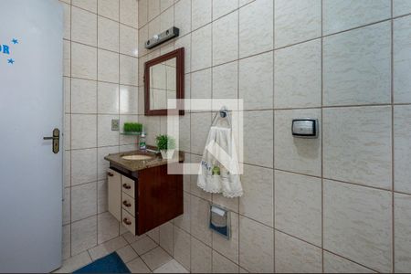 Casa à venda com 185m², 3 quartos e 3 vagasBanheiro da Suíte 2