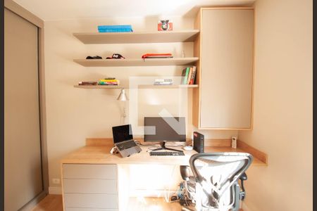 Apartamento à venda com 170m², 2 quartos e 2 vagasEscritório