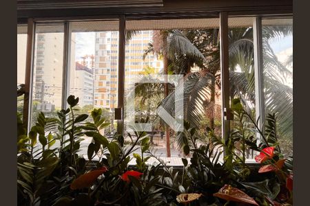 Vista Sala de apartamento à venda com 2 quartos, 170m² em Itaim Bibi, São Paulo