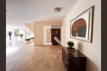 Apartamento à venda com 170m², 2 quartos e 2 vagasHall social