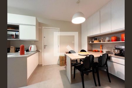 Apartamento à venda com 170m², 2 quartos e 2 vagasCozinha