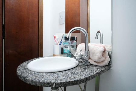Lavabo de casa de condomínio à venda com 2 quartos, 67m² em Vila Euthalia, São Paulo