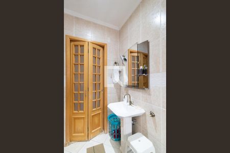 Casa à venda com 144m², 3 quartos e 2 vagas Casa à venda com 144m², 3 quartos e 2 vagasBanheiro