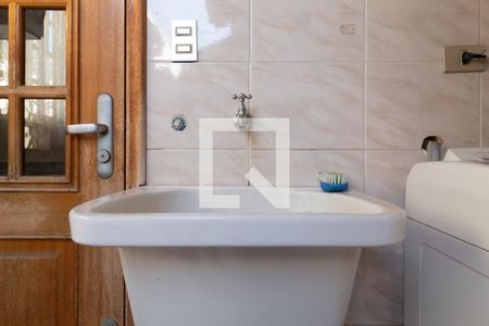 Casa à venda com 144m², 3 quartos e 2 vagas Casa à venda com 144m², 3 quartos e 2 vagasÁrea de Serviço