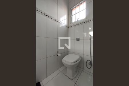 Casa à venda com 200m², 2 quartos e 1 vagaBanheiro Suíte 1