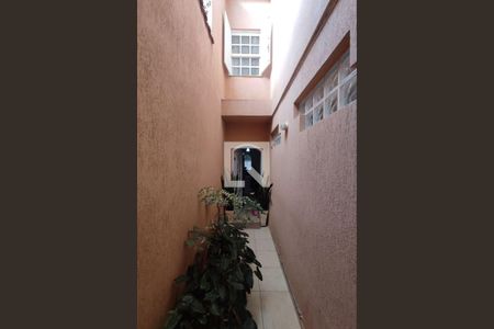 Casa à venda com 200m², 2 quartos e 1 vagaCorredor Lateral