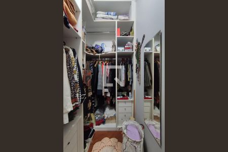 Closet Suíte 1 de casa à venda com 2 quartos, 200m² em Vila Paulistania, São Paulo