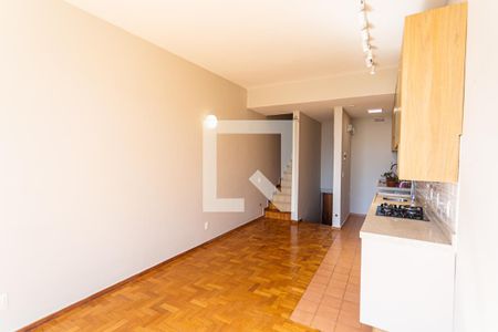 Sala/Cozinha de apartamento para alugar com 1 quarto, 58m² em Santo Agostinho, Belo Horizonte