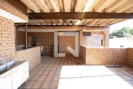 Casa para alugar com 250m², 3 quartos e 3 vagas Casa para alugar com 250m², 3 quartos e 3 vagasÁrea comum - Churrasqueira