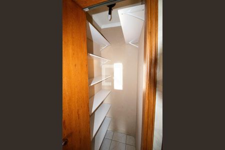 Casa para alugar com 250m², 3 quartos e 3 vagas Casa para alugar com 250m², 3 quartos e 3 vagasCloset da suíte