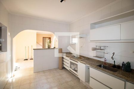 Casa para alugar com 250m², 3 quartos e 3 vagas Casa para alugar com 250m², 3 quartos e 3 vagasCozinha