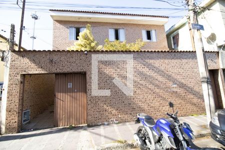 Casa para alugar com 250m², 3 quartos e 3 vagas Casa para alugar com 250m², 3 quartos e 3 vagasFachada