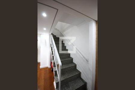 Escada de casa à venda com 4 quartos, 280m² em Ipiranga, São Paulo