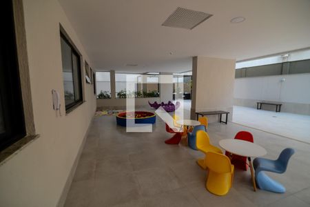 Apartamento à venda com 75m², 3 quartos e 1 vaga Apartamento à venda com 75m², 3 quartos e 1 vagaÁrea Comum - Playground