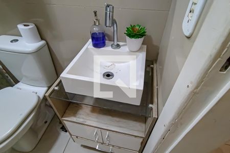 banheiro de casa para alugar com 2 quartos, 70m² em Taquara, Rio de Janeiro