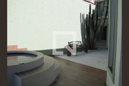 Casa à venda com 272m², 3 quartos e 2 vagasPiscina