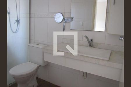 Casa à venda com 272m², 3 quartos e 2 vagasBanheiro da Suíte 1