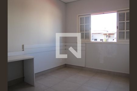 Casa à venda com 272m², 3 quartos e 2 vagasSuíte 2