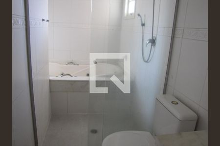 Casa à venda com 272m², 3 quartos e 2 vagasBanheiro da Suíte 1