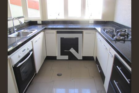 Casa à venda com 272m², 3 quartos e 2 vagasCozinha