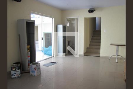 Casa à venda com 272m², 3 quartos e 2 vagasSalão de Festas