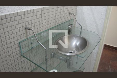 Casa à venda com 272m², 3 quartos e 2 vagasBanheiro Corredor